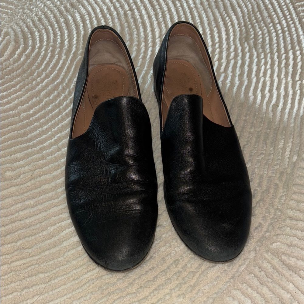 Lewit Black Loafers Classic Slip-On Design